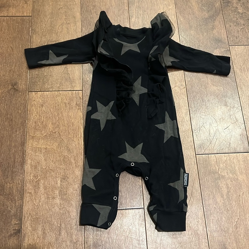 Nununu black star bodysuit with ruffles 0-6mo
